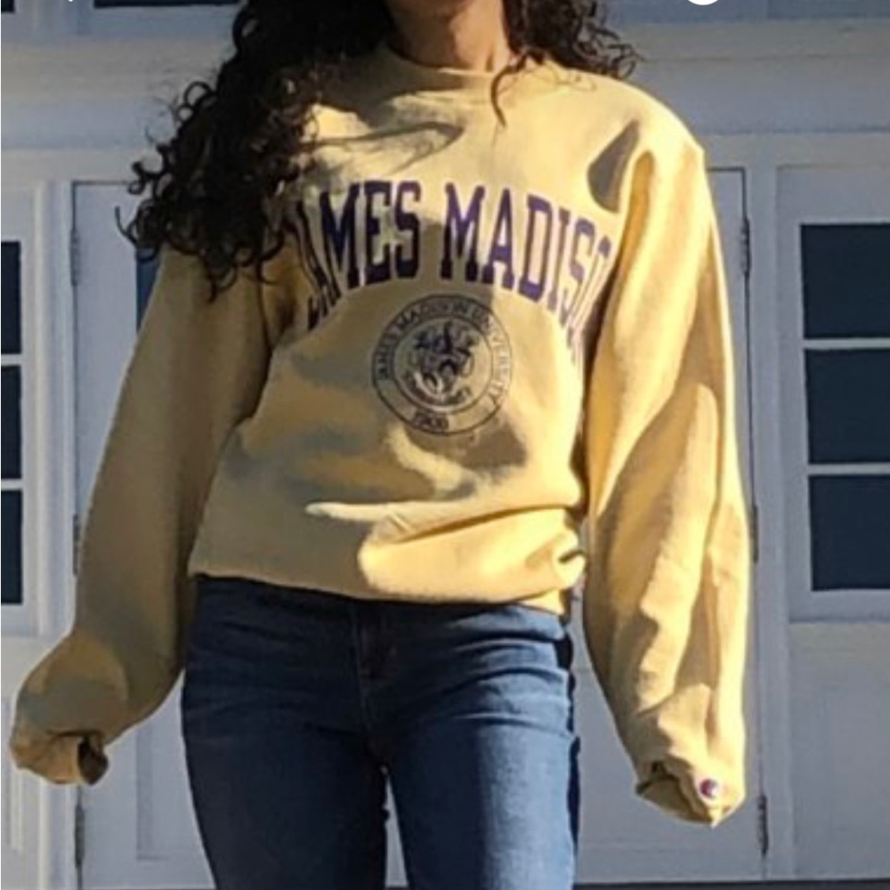 JMU sweatshirt
